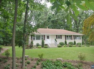 108 Walnut St, Mahwah, NJ 07430