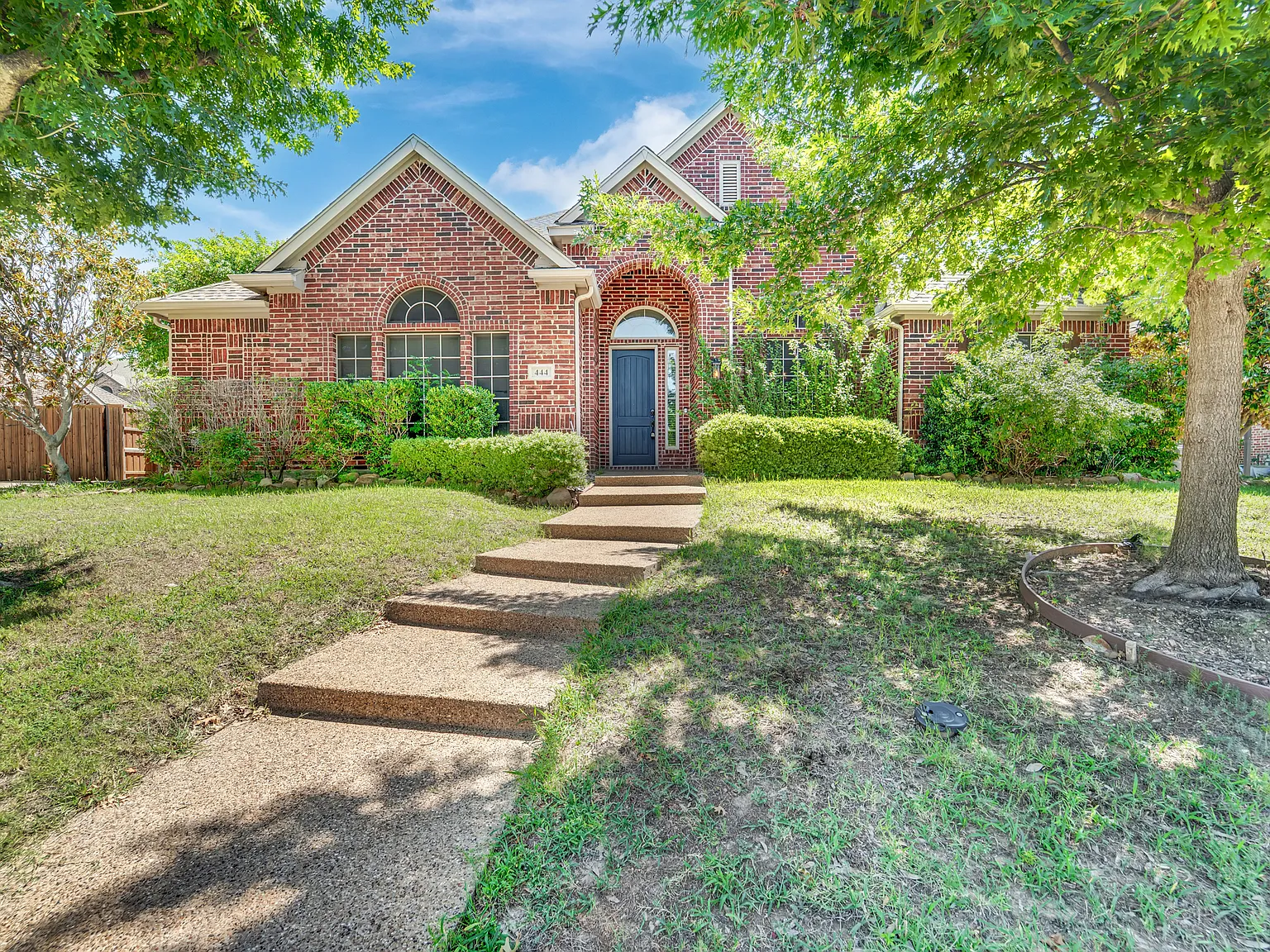 5 bed, 3298 sqft, $3,150 — Photo 1