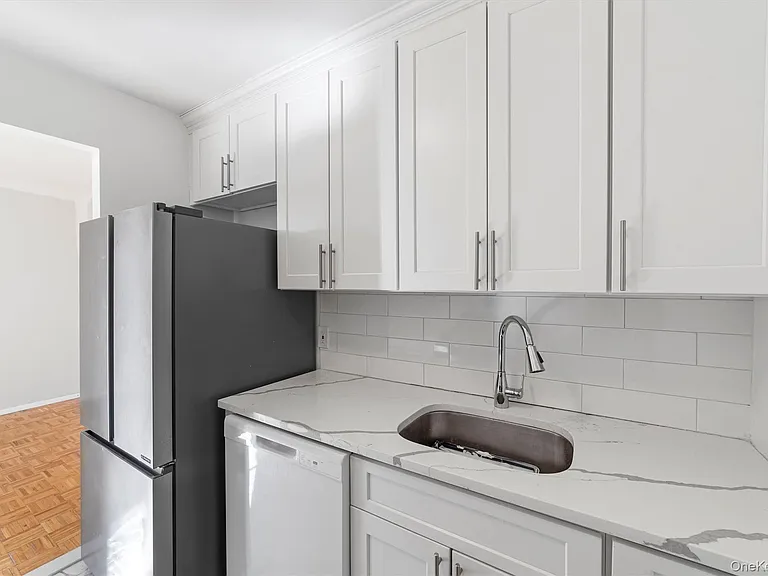 23 Water Grant St #8G — Photo 13