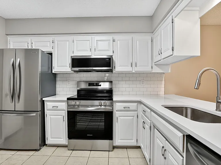 10800 W 116th St — Photo 10