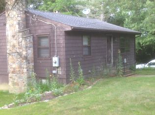 191 Moxley Rd, Uncasville, CT 06382