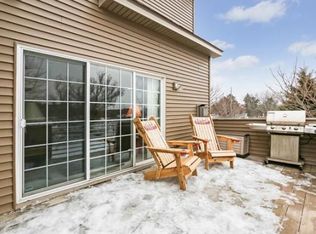 11871 River Hills Dr, Burnsville, MN 55337