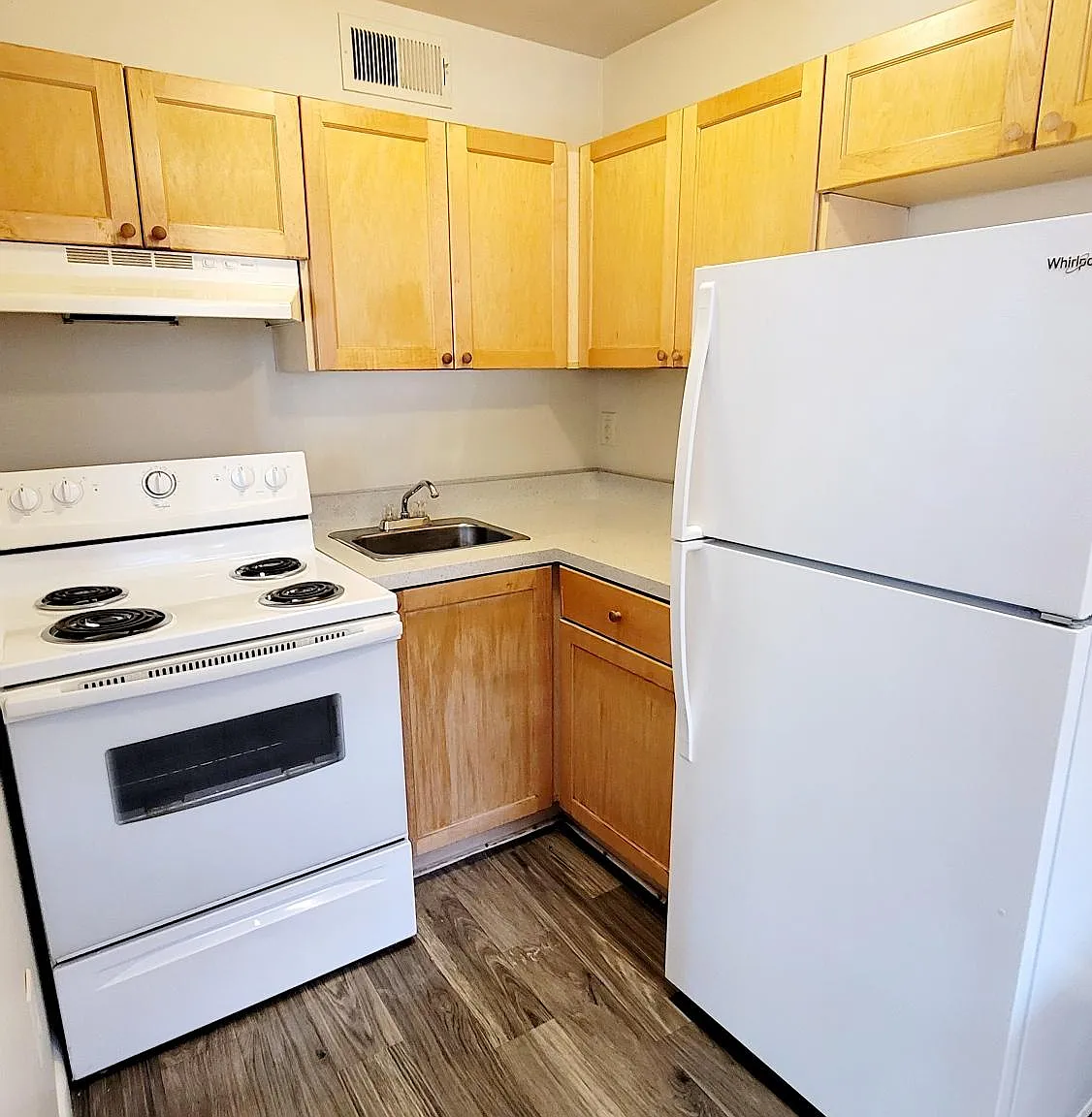 2 bed, 700 sqft, $995 — Photo 4