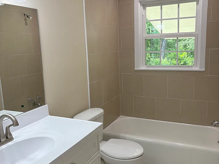 2540 University Ave — Photo 7