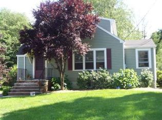 51 E Oak St, Basking Ridge, NJ 07920