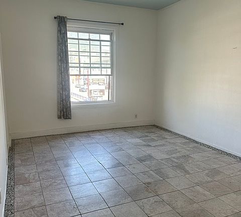 3rd image of 3109 W 6th St #8