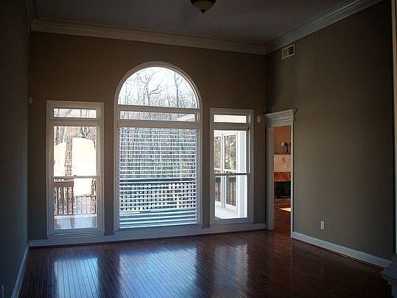 3rd image of 272 Lassiter Dr
