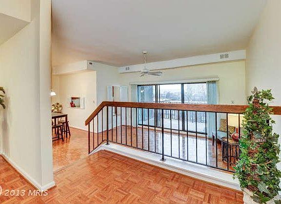 3rd image of 130 Roberts Ln APT 400