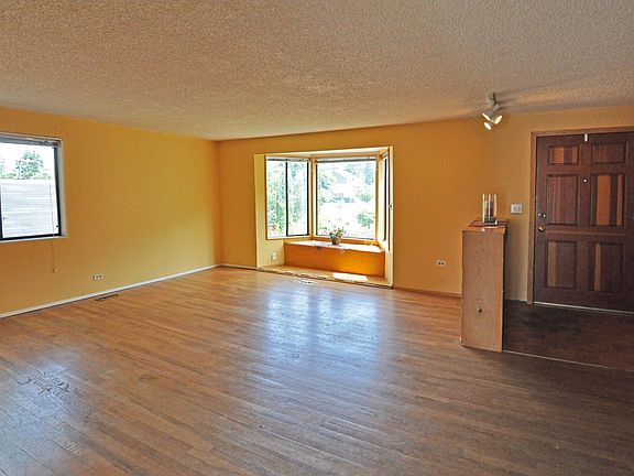 4th image of 16023 42nd Ave S