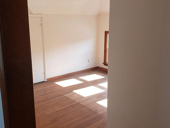 3rd image of 4121 S Whitnall Ave #A