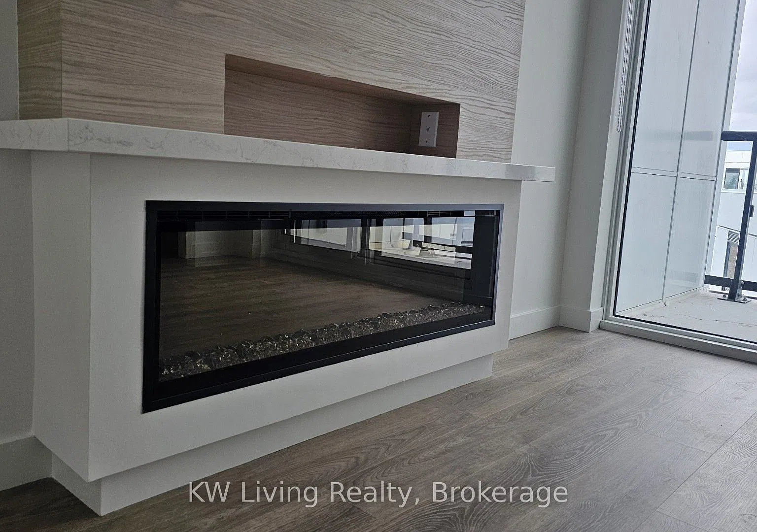 Queen & Ashbridge Condos — Photo 3