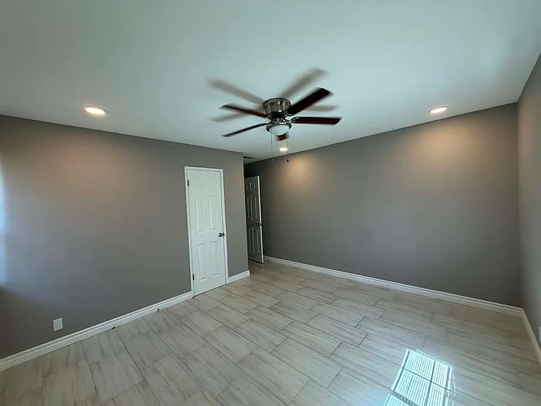 722 S Citron St — Photo 13