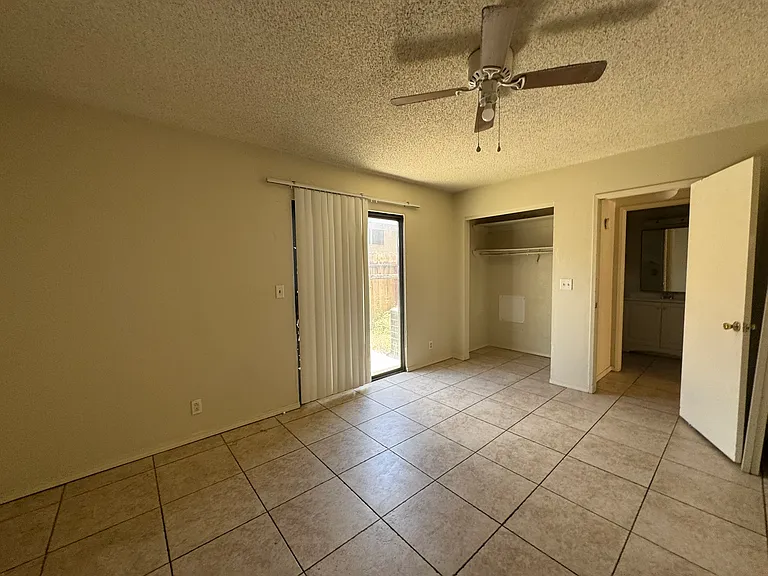 357 Rio Grande Ct #B — Photo 11