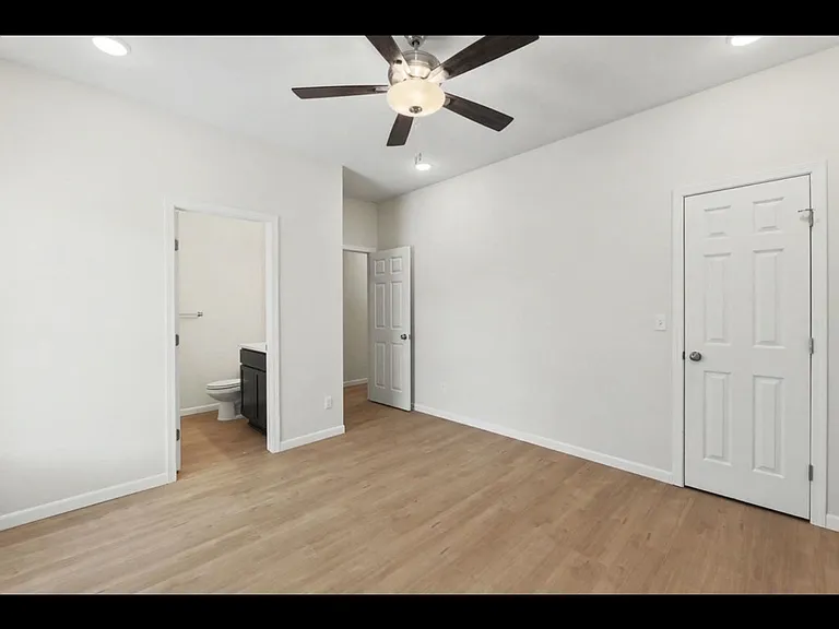 423 S All Hallows St — Photo 9