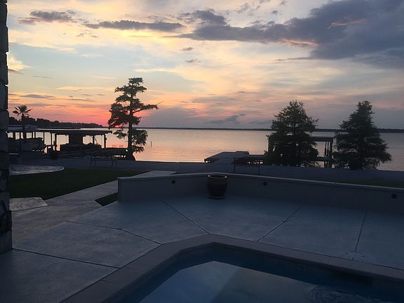2nd image of 5705 Shoreline Dr