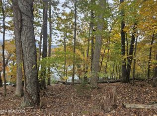 2061 Lakewood Dr, Morristown, TN 37814