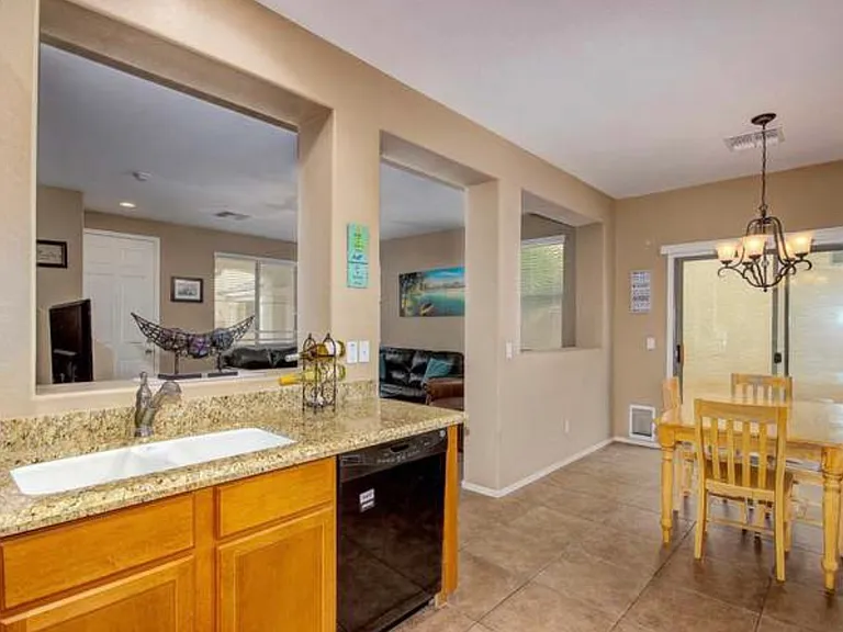 108 E Palomino Dr — Photo 7