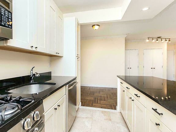 5th image of 3750 Hudson Manor Ter APT 6BE