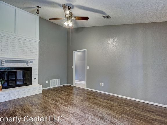 5th image of 16921 Applewood Dr