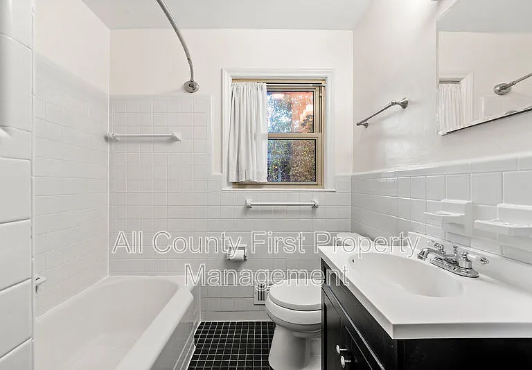 2461 Fontaine Cir — Photo 11