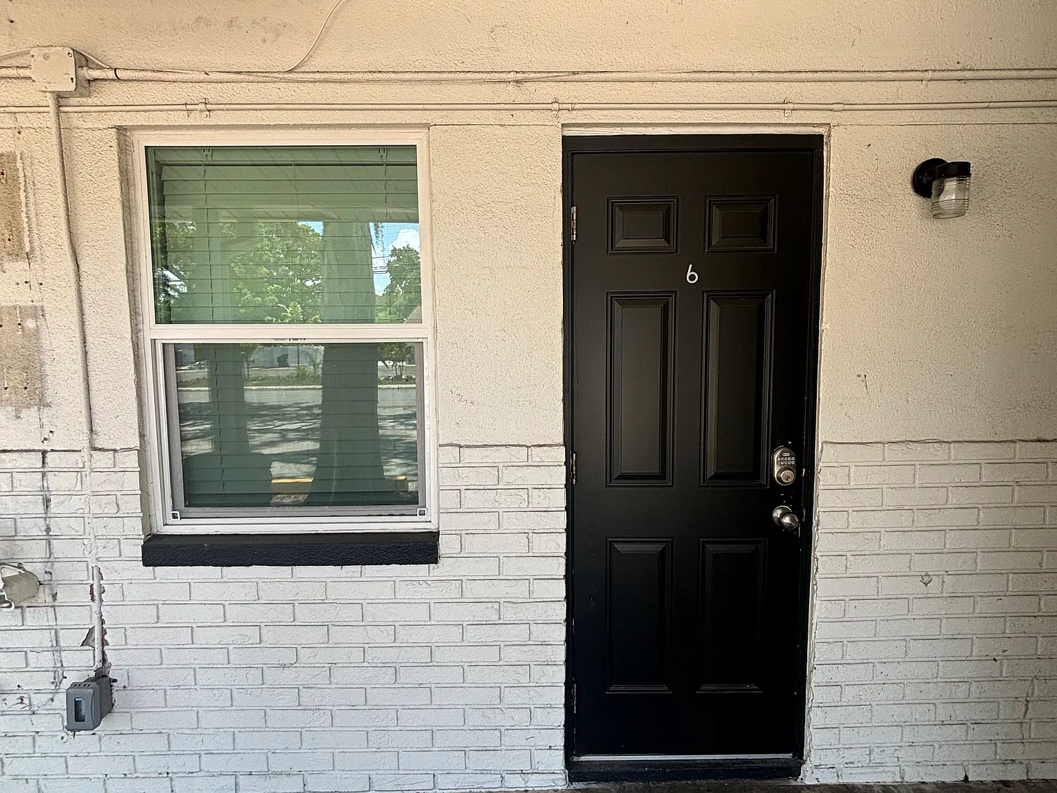 Studio, 400 sqft, $1,149 — Photo 2