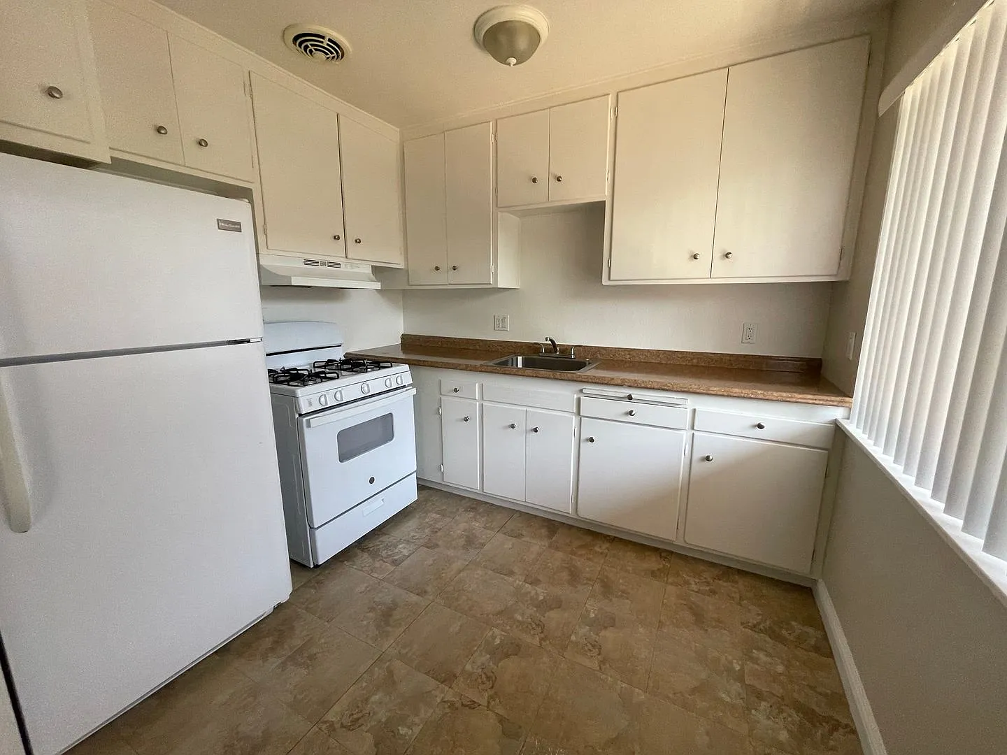 1214 Bell Street — Photo 4