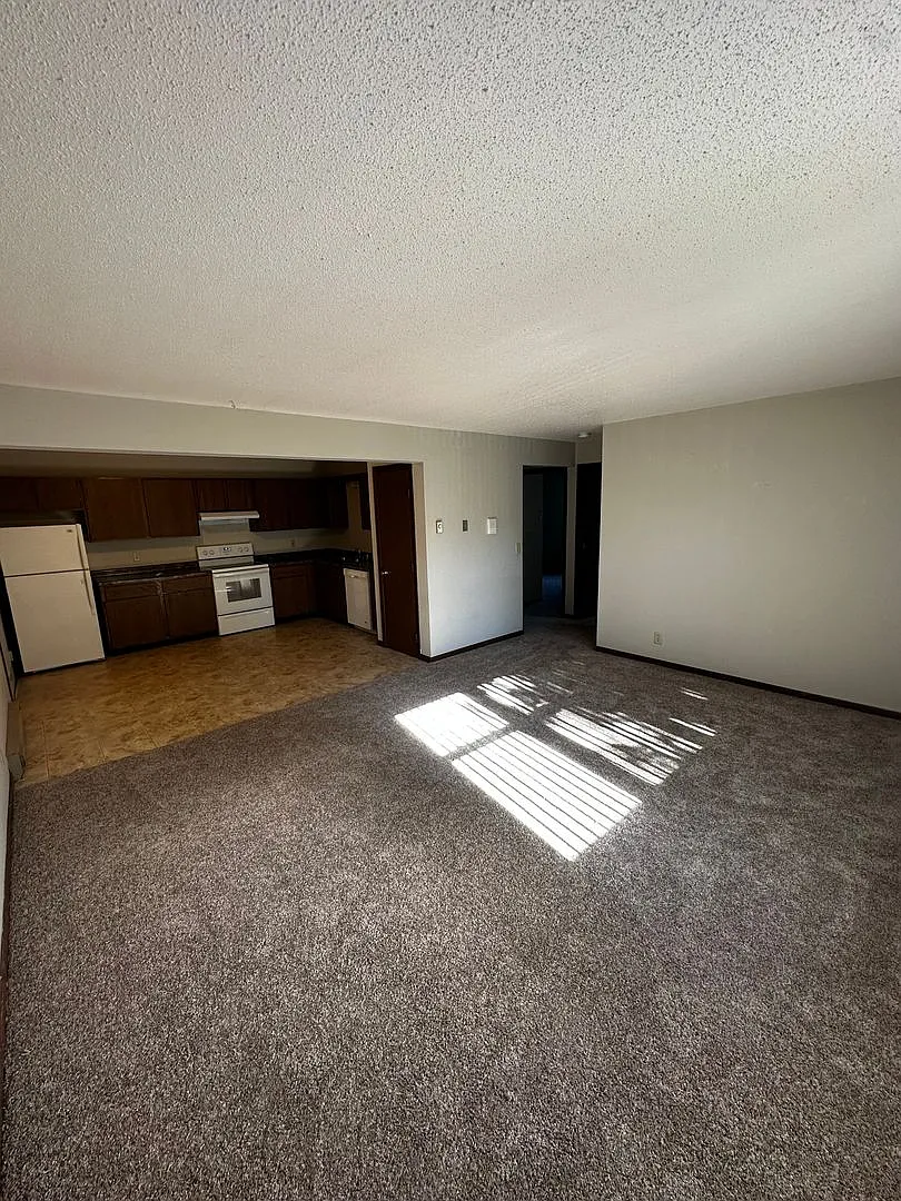 1144-1166 Sunset Ln — Photo 2