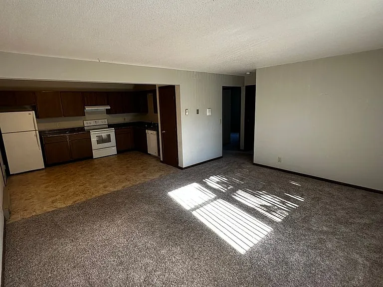 1144-1166 Sunset Ln — Photo 2
