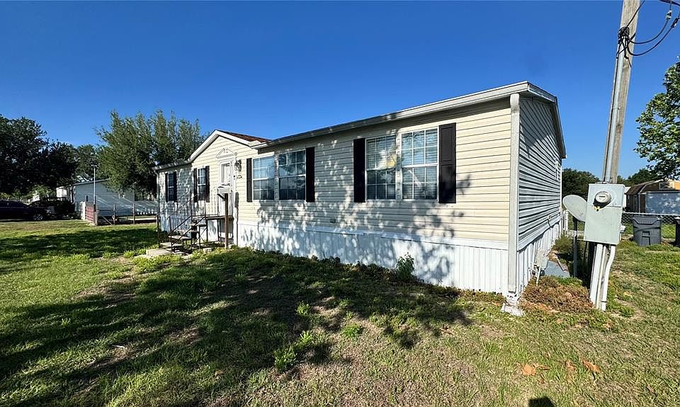 1st image of 320 CESARA DRIVE