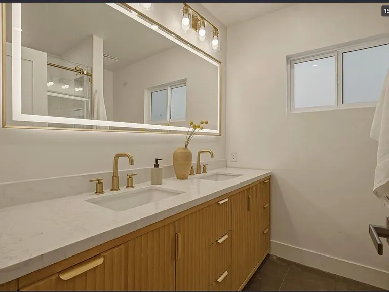 273 Poplar Ave — Photo 9