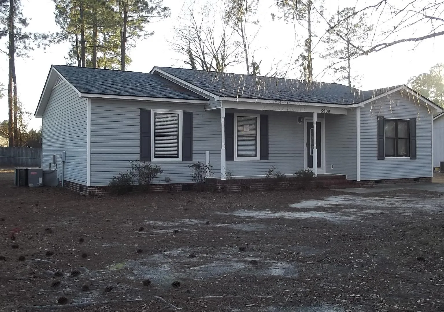 3 bed, 1.5 bath, 1400 sqft, $1,650 — Photo 1