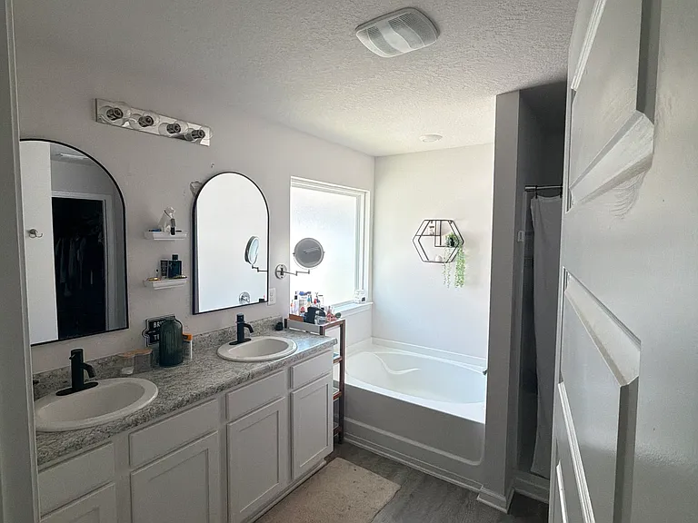 4861 Conner Ln — Photo 6
