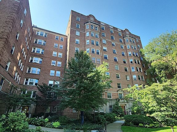 3rd image of 13710 Shaker Blvd