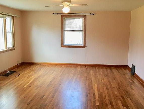 4th image of 3761 Brookside Dr