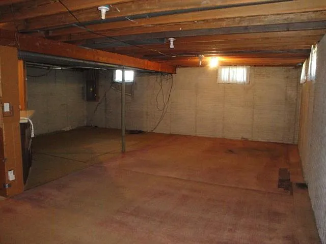 632 Lunar Ln — Photo 13