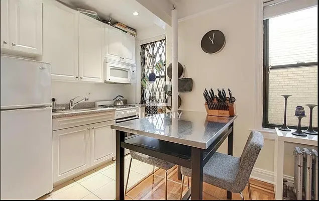 Rented by Manhattan Realty Group | media 2