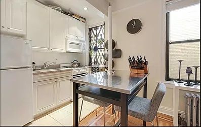 Rented by Manhattan Realty Group