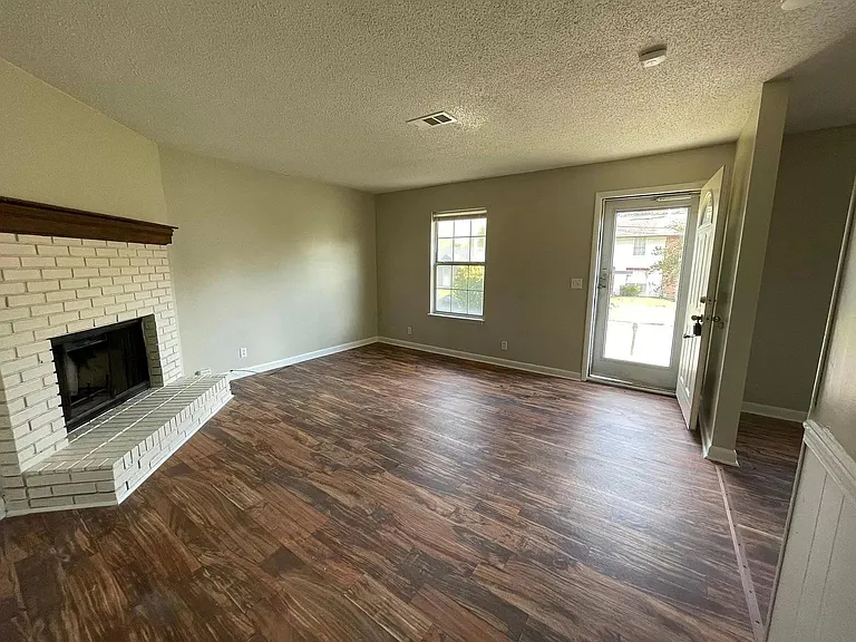812 Netherlands Dr — Photo 3