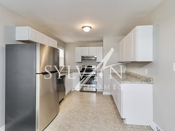 5th image of 442 Dora Dr