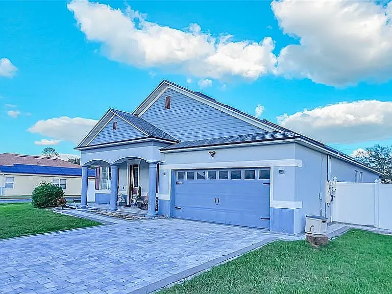 523 Cascading Creek Ln — Photo 1