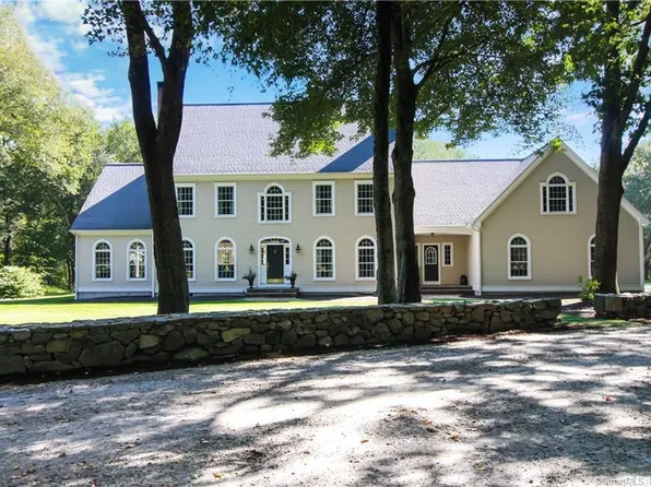 14 Bittersweet Way, Stonington, CT 06378