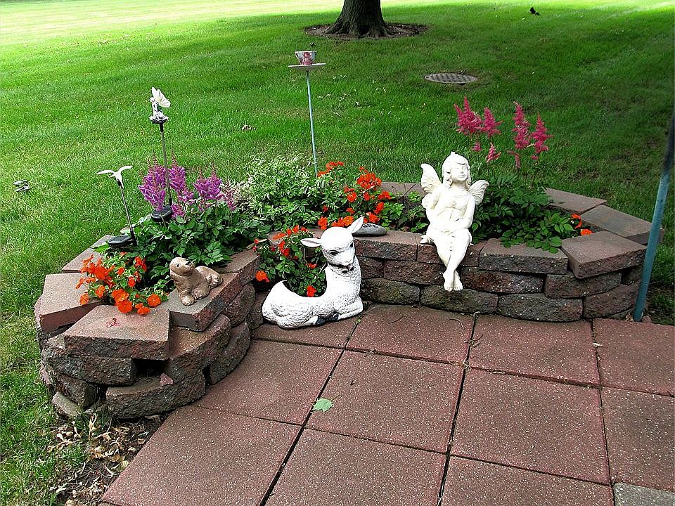 Back patio flowers