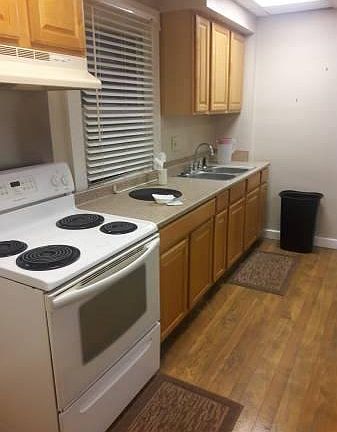5th image of 530 Creighton Ave