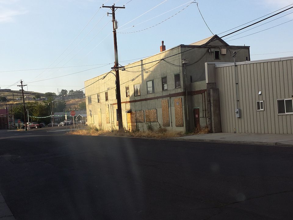 2nd image of 602 SE Dorion Ave