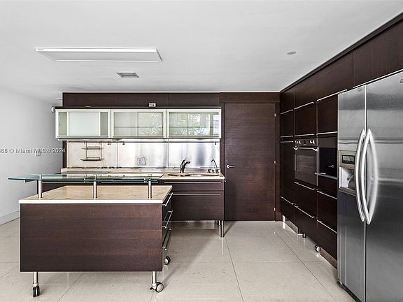 5th image of 6000 Collins Ave APT 327