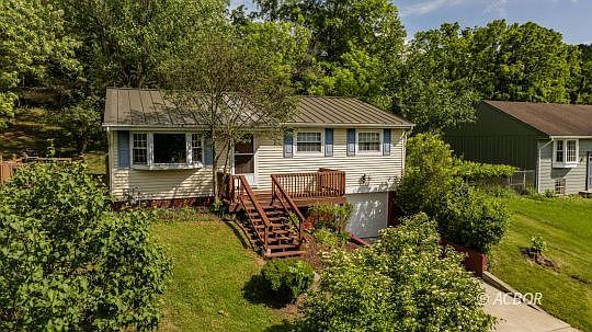 2nd image of 15 Berkley Dr