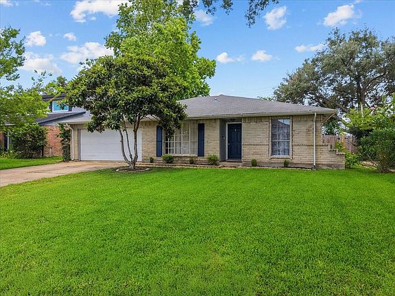 2nd image of 17115 Bougainvilla Ln