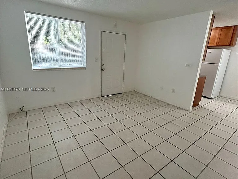 5814 NE 4th Ct #7 — Photo 7