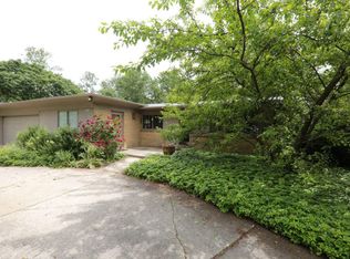 6750 N Yates Rd, Fox Pt, WI 53217