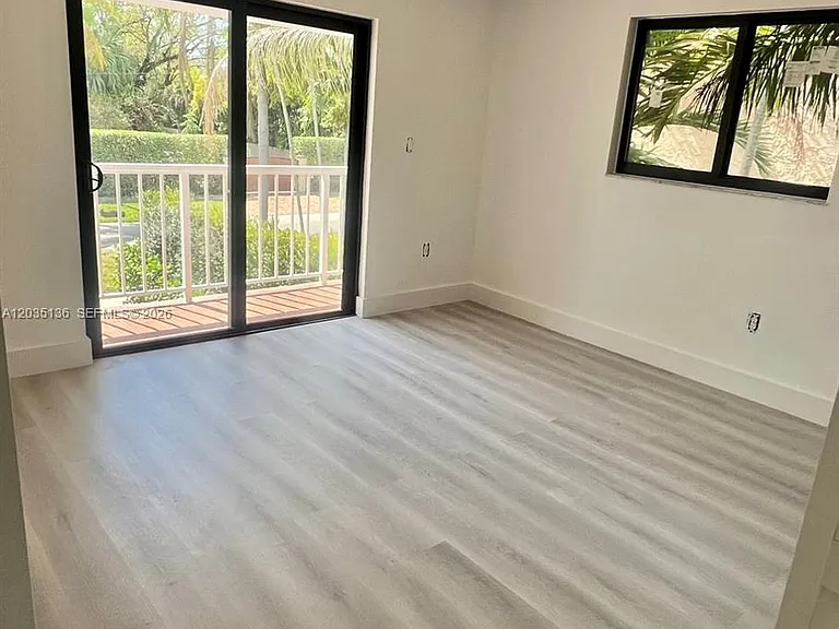325 Menores Ave — Photo 10